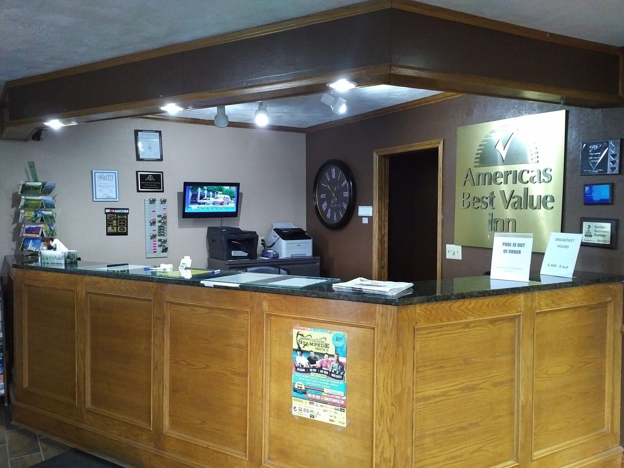 Americas Best Value Inn York Bagian luar foto